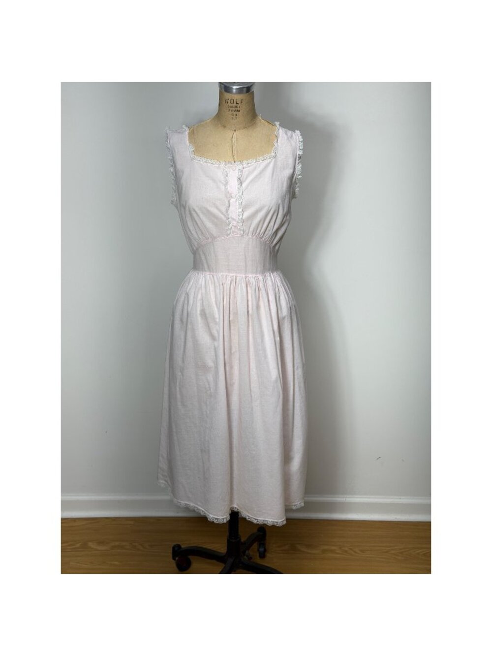 1960s pink cotton nightgown with lace trim by Charmode Size 38 (Medium/Large)